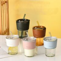 แก้วกาแฟ ใส่กาแฟร้อน ใส่น้ำ สไตล์มินิมอล หลอดแก้ว ฝาปิด ปลอกหนังกันร้อนกันเย็น ขนาด 300ml พร้อมส่ง