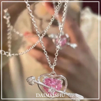 DAIMEISHU สร้อยคอกามเทพรักเพชรสีชมพูหวานสำหรับผู้หญิง,ลูกศรหนึ่งลูกผ่านสายโซ่กระดูกไหปลาร้าของจี้รูปหัวใจ