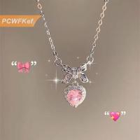 【PCWFKef】 สร้อยคอคริสตัลเพทายรูปโบว์และหัวใจสีชมพูสำหรับสุภาพสตรีแฟชั่นสุดหรูสำหรับสุภาพสตรี