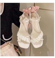 [ส่งเร็วพิเศษ!] รองเท้าส้นสูงรัดส้นเท้า เเต่งฟริ้งฟริ้งด้านหน้าสายคาด รุ่นCUB309