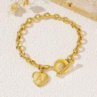 มีตัวอักษร26ตัวสีทึบตัวอักษรชุบทอง18K สร้อยคอแบบจี้ห้อยแฟชั่นยุโรปและอเมริกามีตะขอเกี่ยวไทเทเนียมสร้อยข้อมือเหล็ก