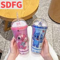 SDFG พลาสติก แก้วน้ำสติช ฝาโดม ลายการ์ตูนอนิเมะ แก้วน้ำพร้อมหลอด ของใช้เครื่องดื่ม ความจุขนาดใหญ่ ขวดน้ำนักเรียน คู่รัก