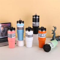 ถ้วยน้ำ 900ml. สีพื้น แถมฟรีหลอด มาพร้อมฝาปิด แก้วเก็บความเย็นได้นานถึง 7 -12 ชั่วโมง