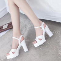 รองเท้าแตะส้นสูงผู้หญิง แฟชั่น สบาย นุ่มสําหรับการเดินทางแบบสบาย รองเท้าแตะส้นสูง