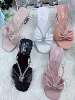 รองเท้าแฟชั่นผู้หญิงส้นสูง1,5นิ้ว แบบสวมหน้าโบว์ สายเพชร สวยหรู